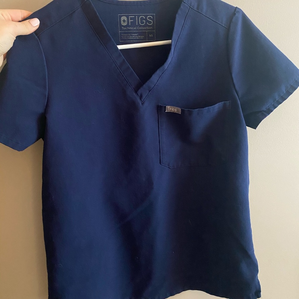 Figs one pocket navy scrub top XS